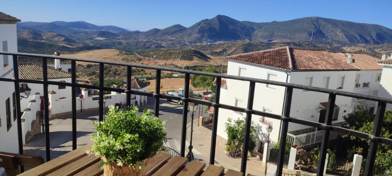 El Manantial Hotell Zahara De La Sierra Exteriör bild